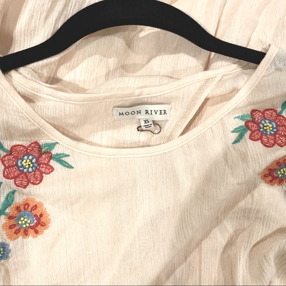 MOON RIVER NEW Embroidered Backless Maxi Dress - Picture 7 of 8